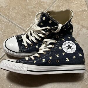 Converse All Star Embroidered Daisy Hightop Sneaker size 9.5 NWOT